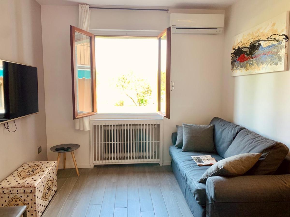Marilyn Arpa Apartment Σιρμιόνε Εξωτερικό φωτογραφία